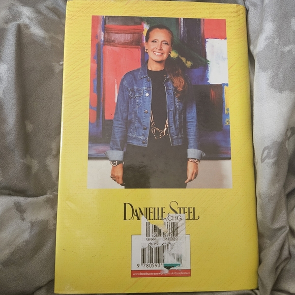 Impossible Danielle Steel 🎀A Novel Hardcover Book - Picture 2 of 2